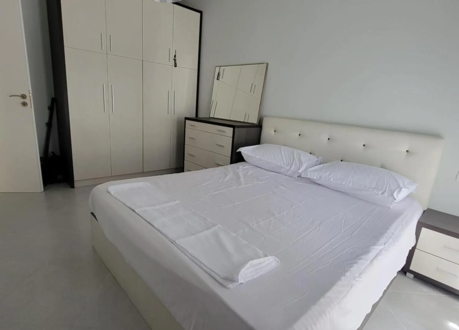 Henri'S Apartments Vlore Albania