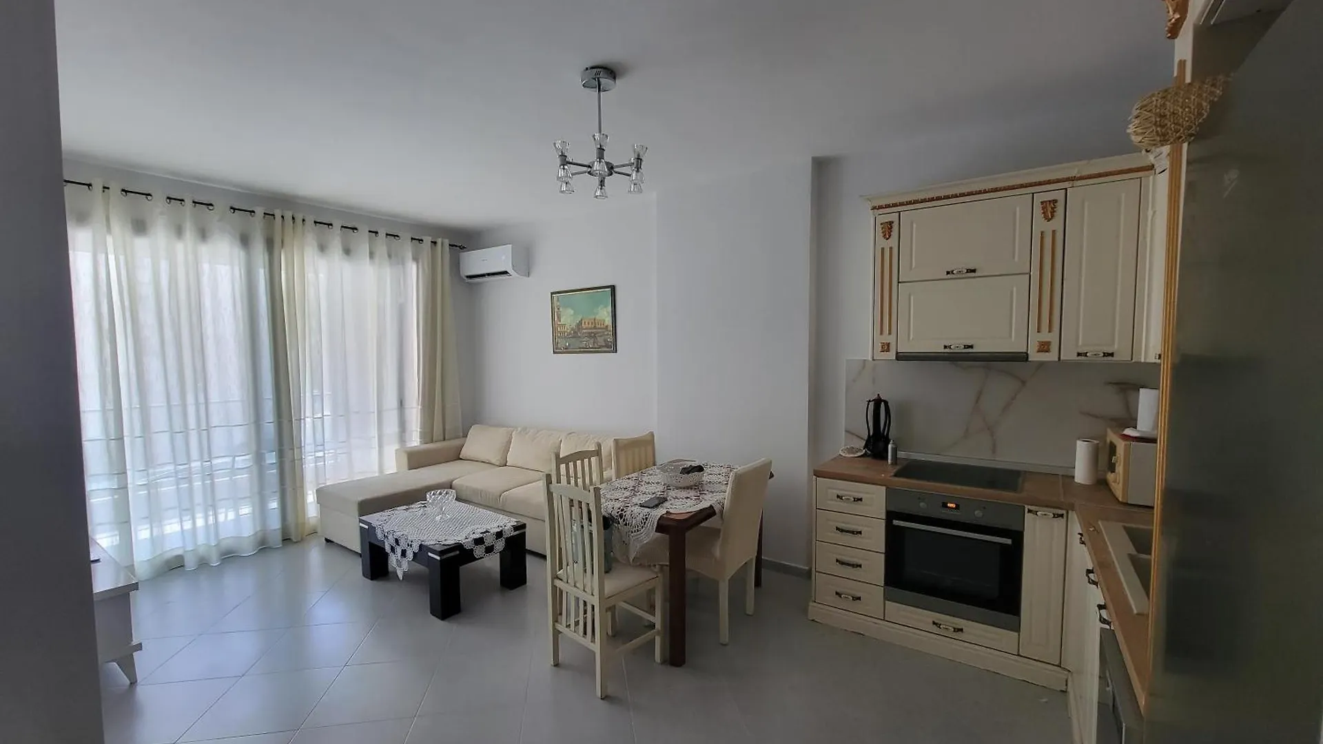 Henri'S Apartments Vlorë Albanien
