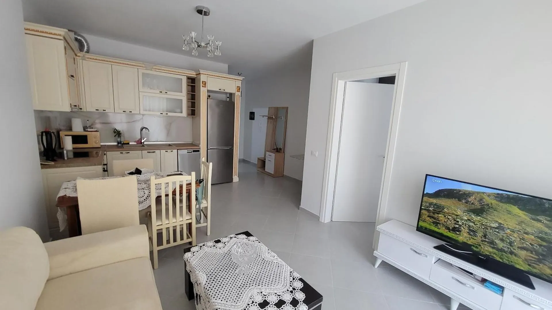 Henri\'S Apartments Vlore contacts